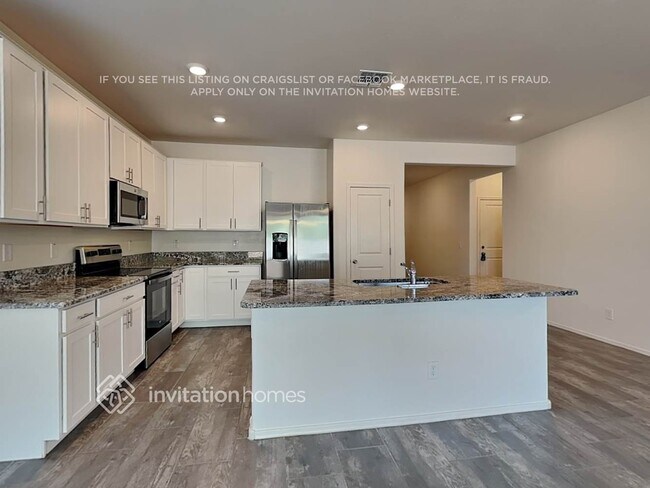 Foto del edificio - 17490 W Molly Ln