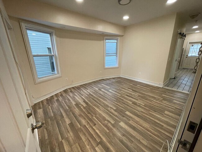 Foto del edificio - 395 N Grove St