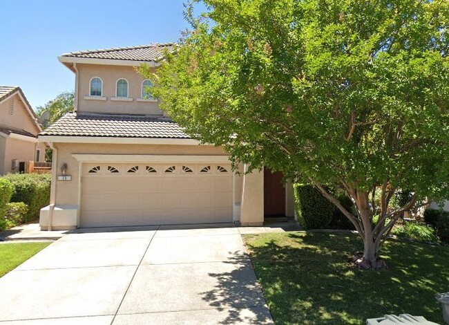 Building Photo - Beautiful 4 bedroom 3 bath in Roseville