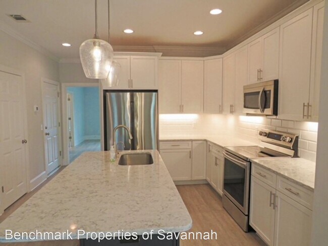 Building Photo - 3 br, 3.5 bath House - 605 Miller Ave