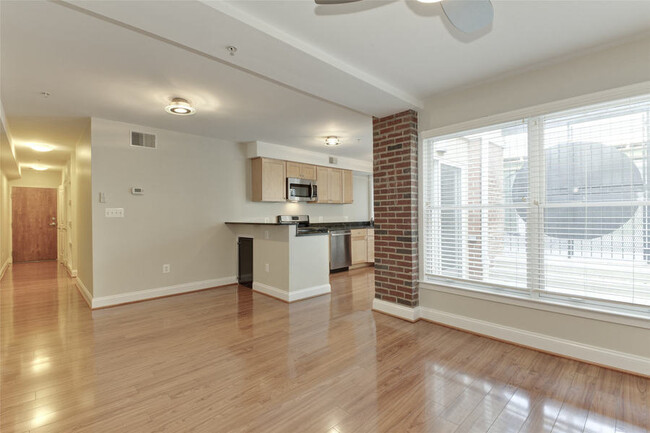 Building Photo - Two-Bedroom in Petworth with Private Patio...