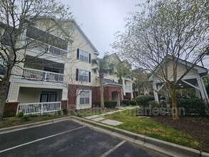 Building Photo - 45 Sycamore Ave