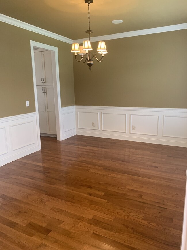 Photo - 426 Creekview Dr House