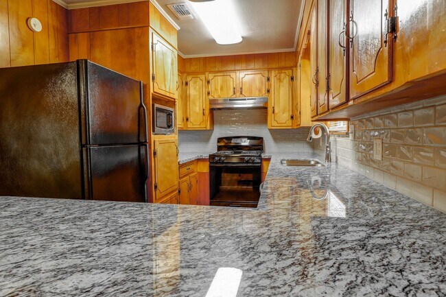 Foto del edificio - 3 Bedroom 2 Bathroom House in Wake Village, TX!