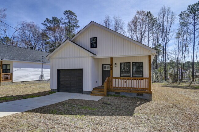 Building Photo - 32 Roberson St