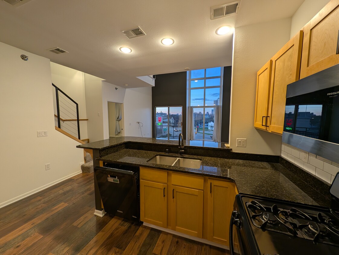 Foto principal - 2121 S Kinnickinnic Ave