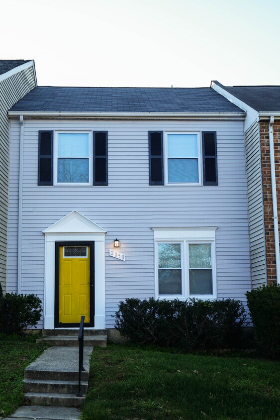 Primary Photo - 2058 N Anvil Ln