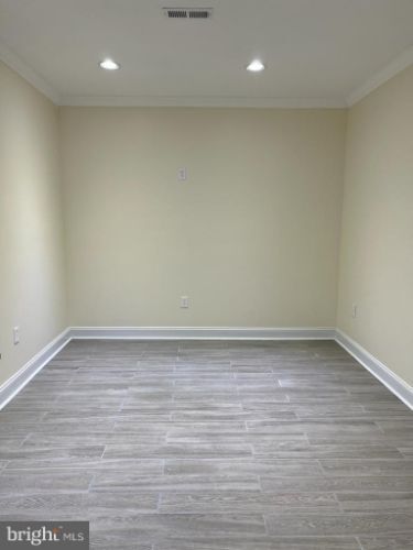 Foto del edificio - 8502 Okeefe Dr
