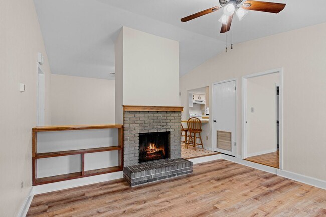 Building Photo - Nicely remodeled Northwood 4 bedroom 2 1/2 bath