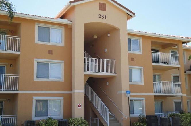 Primary Photo - 231 SW Palm Dr