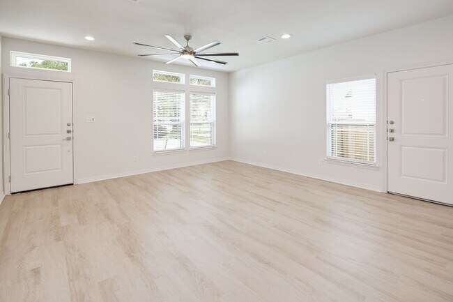 Foto del edificio - 108 Sterling St