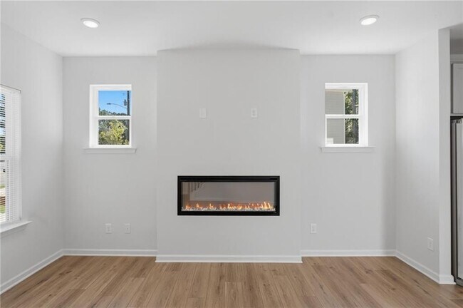 Building Photo - 1670 Eagle Dr