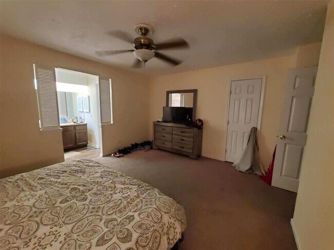 Building Photo - 322 Bay Ridge Dr