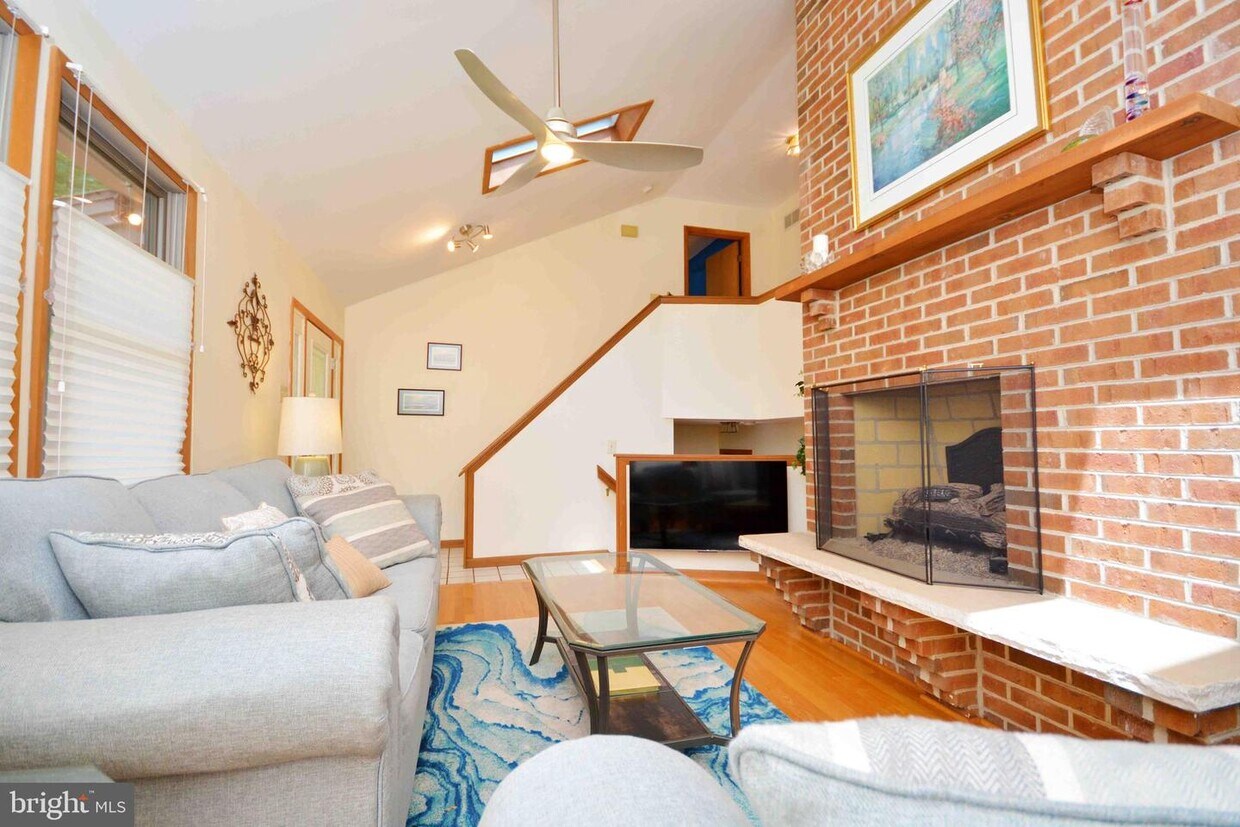 Foto principal - 596 Pinewood Dr