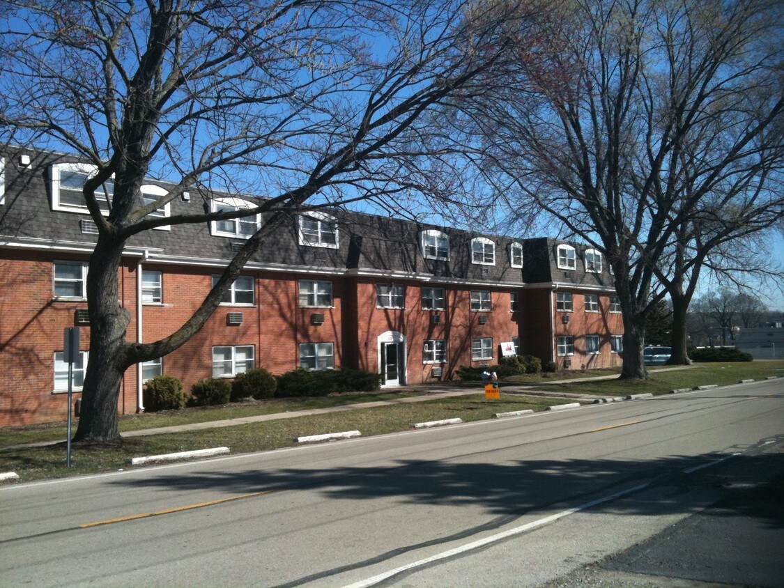 321 Old Indian Trail Unit 304, Aurora, IL 60506 Apartments 321 Old