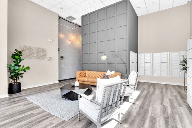Building Photo - 525 Parkway Dr NE