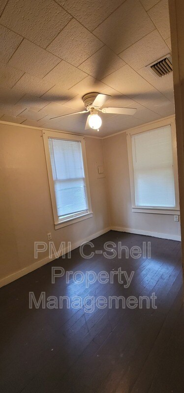 Foto del edificio - 10608 Chemstrand Rd