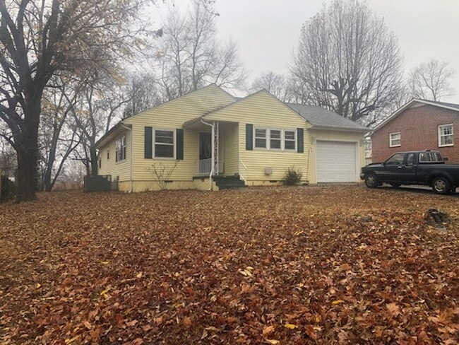 Building Photo - 603 Woodward Ave  Athens  TN  37303