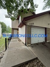 Building Photo - 133 SW Oxford Pl