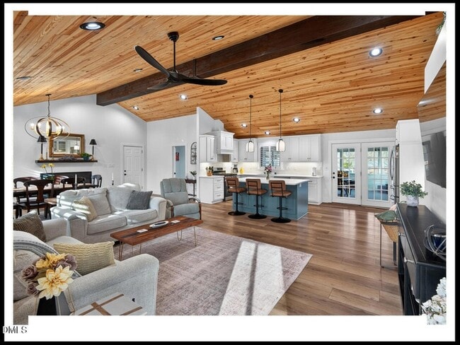 Foto del edificio - 5008 Autumn Dr