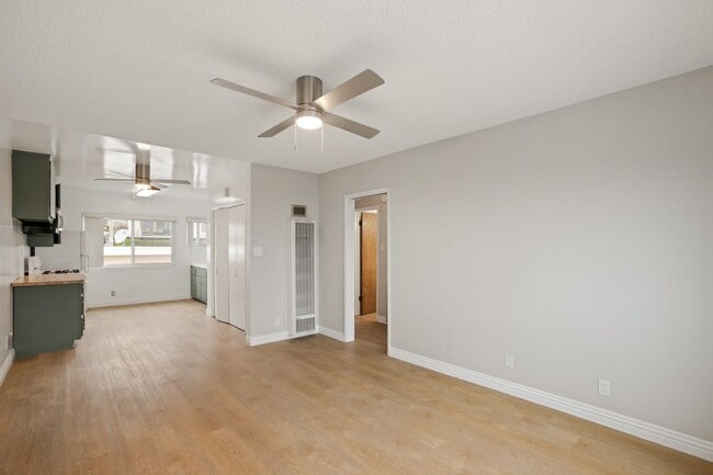 Building Photo - 740 W 27th St