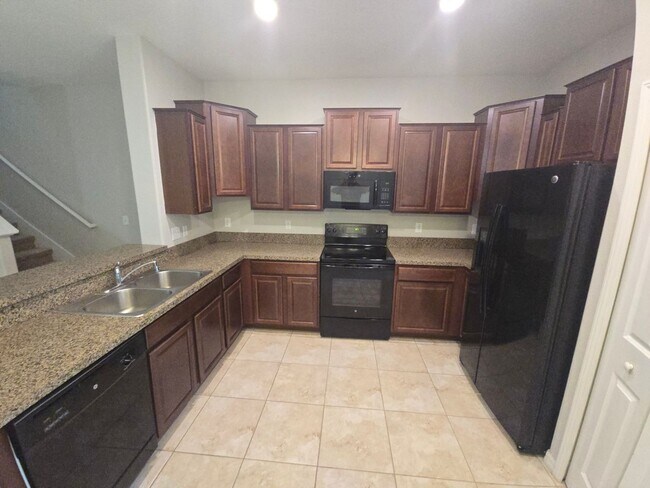 Foto del edificio - Town House 3/2.5 in Riverview