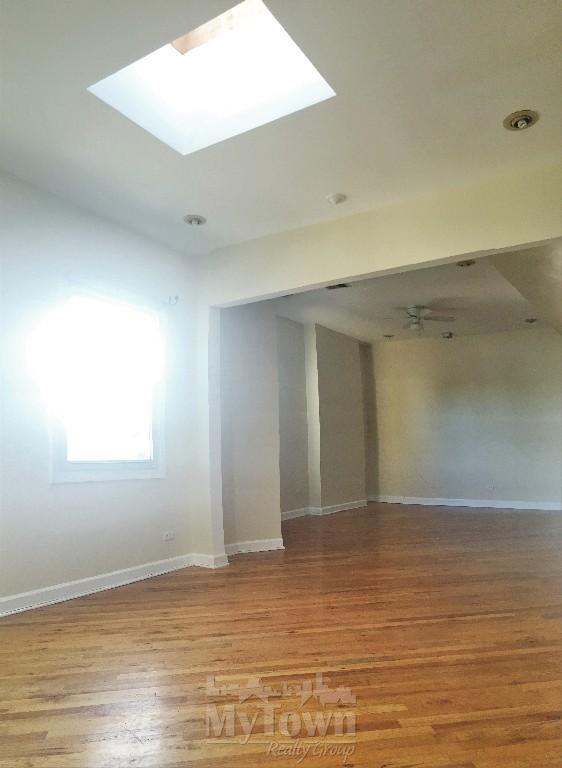 Building Photo - 4879 N Lincoln Ave