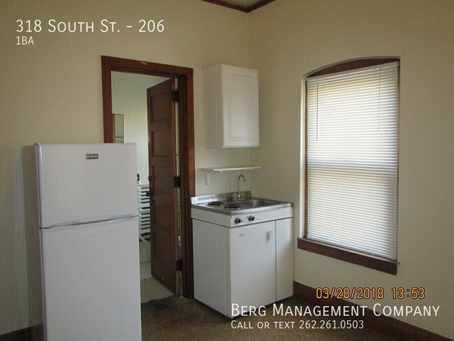 Building Photo - 318 South St