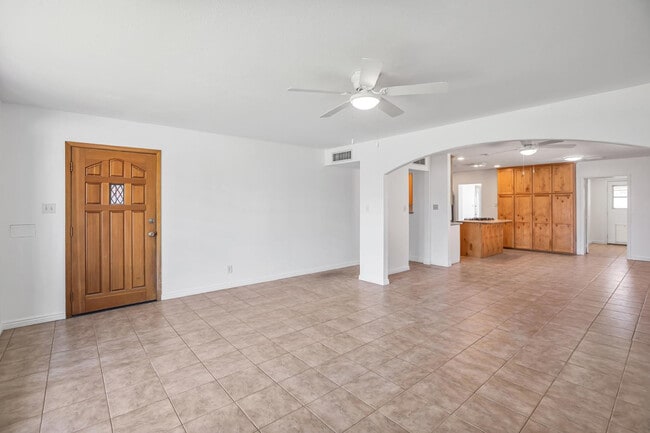 Foto del edificio - 8308 E Turney Ave
