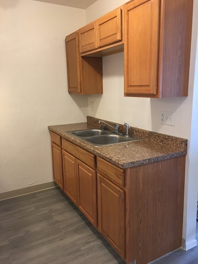 Foto principal - 201 E Olive St