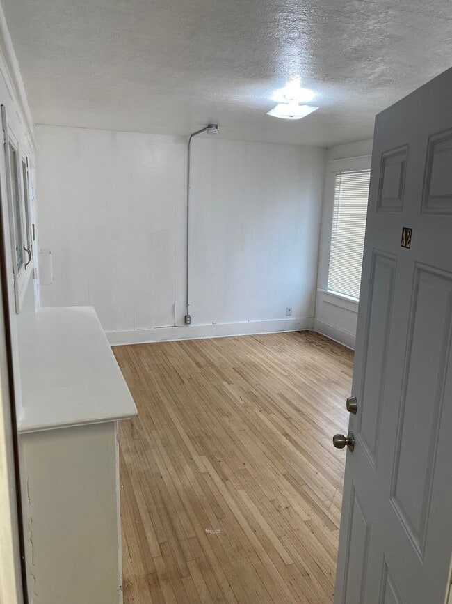 Interior Photo - Rosewood