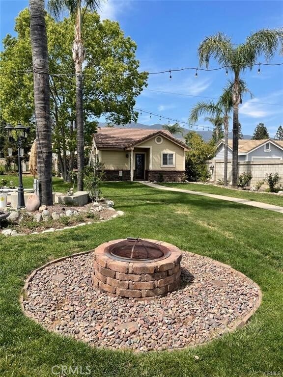 Foto del edificio - 12934 Arapaho Rd