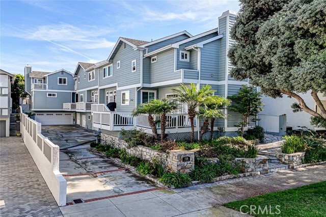 Building Photo - 718 S Broadway