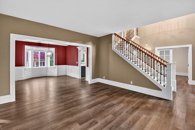 Building Photo - 3bd/2.75ba Renton Home