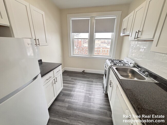 Building Photo - 1687 Commonwealth Ave