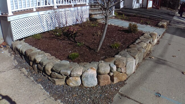 Building Photo - 8 Cedar Street