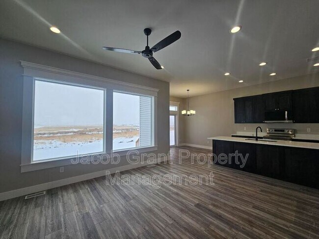 Building Photo - 7132 S 9th W