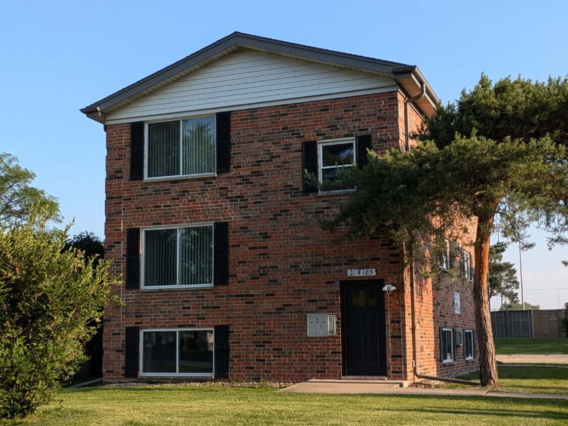 Foto principal - 21W185 Tee Ln