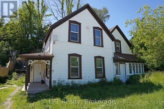 Building Photo - 726 Berford St