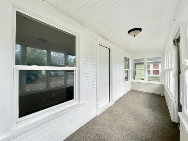 Building Photo - Two Bedroom Home in Muskegon