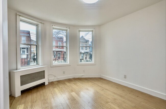 Foto del edificio - 248 Clinton Ave