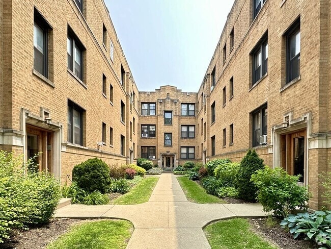 Building Photo - 2651 N Spaulding Ave