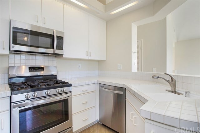 Building Photo - 43 Montana Del Lago Dr