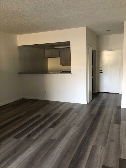 Foto del edificio - 1339 N Sycamore Ave