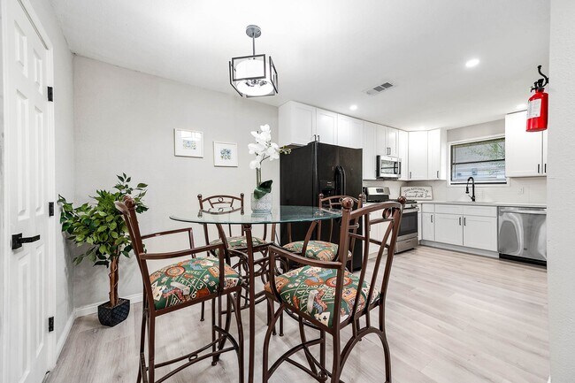 Foto del edificio - 4356 Phlox St