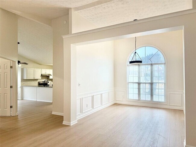 Building Photo - 1070 Rafington Dr