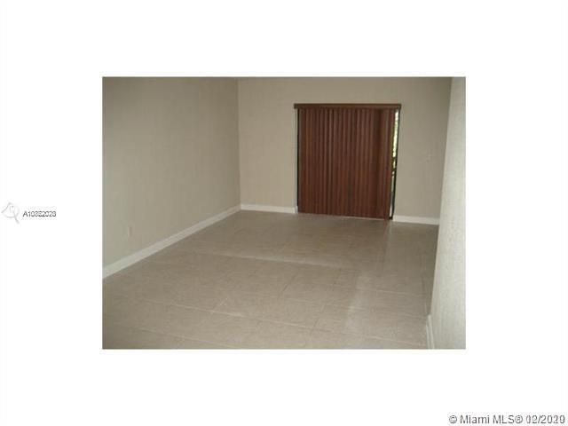 Foto del edificio - 911 NE 209th Terrace