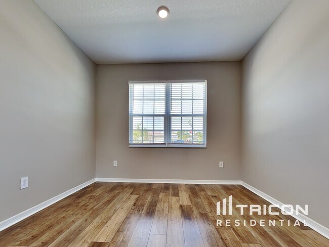 Foto del edificio - 6092 Dolostone Dr