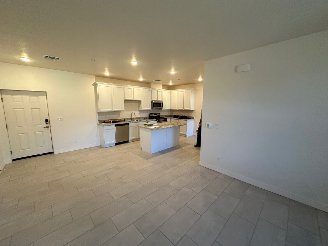 Foto principal - 207 S Beaver St