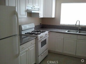 Building Photo - 1329 W 37th Dr
